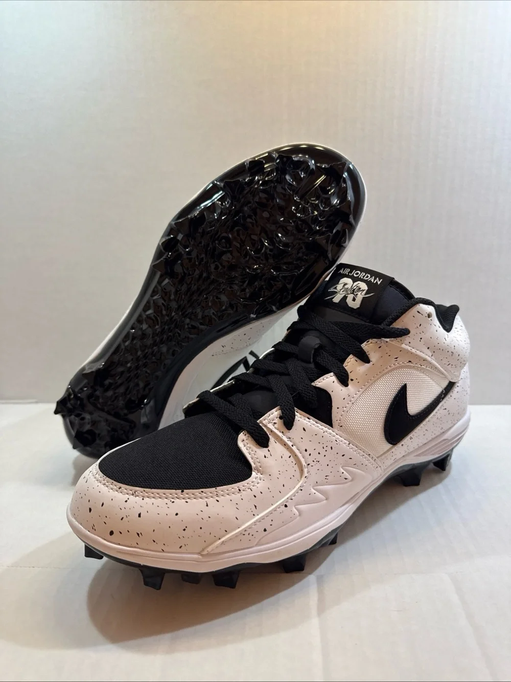 Jordan Stadium 90 Low Football Cleats  HQ0211-101 White/Black Size 12